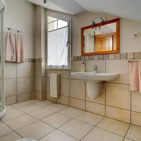 Duplex En Chalet Climatizado Y Garaje E-bi-200 Μπιλμπάο